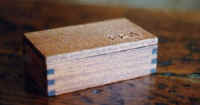mahogany_box_1995.jpg (10712 bytes)
